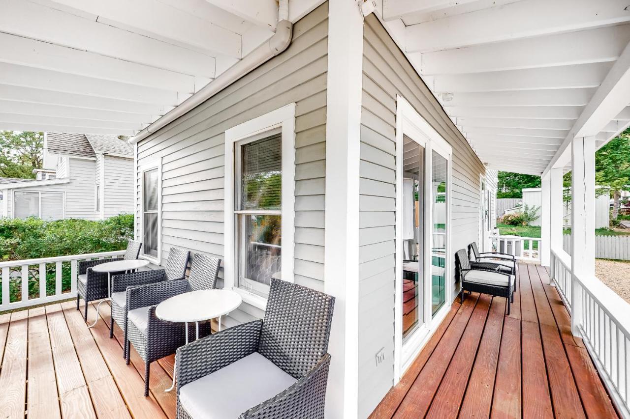 Oak Bluffs Cottage Екстериор снимка